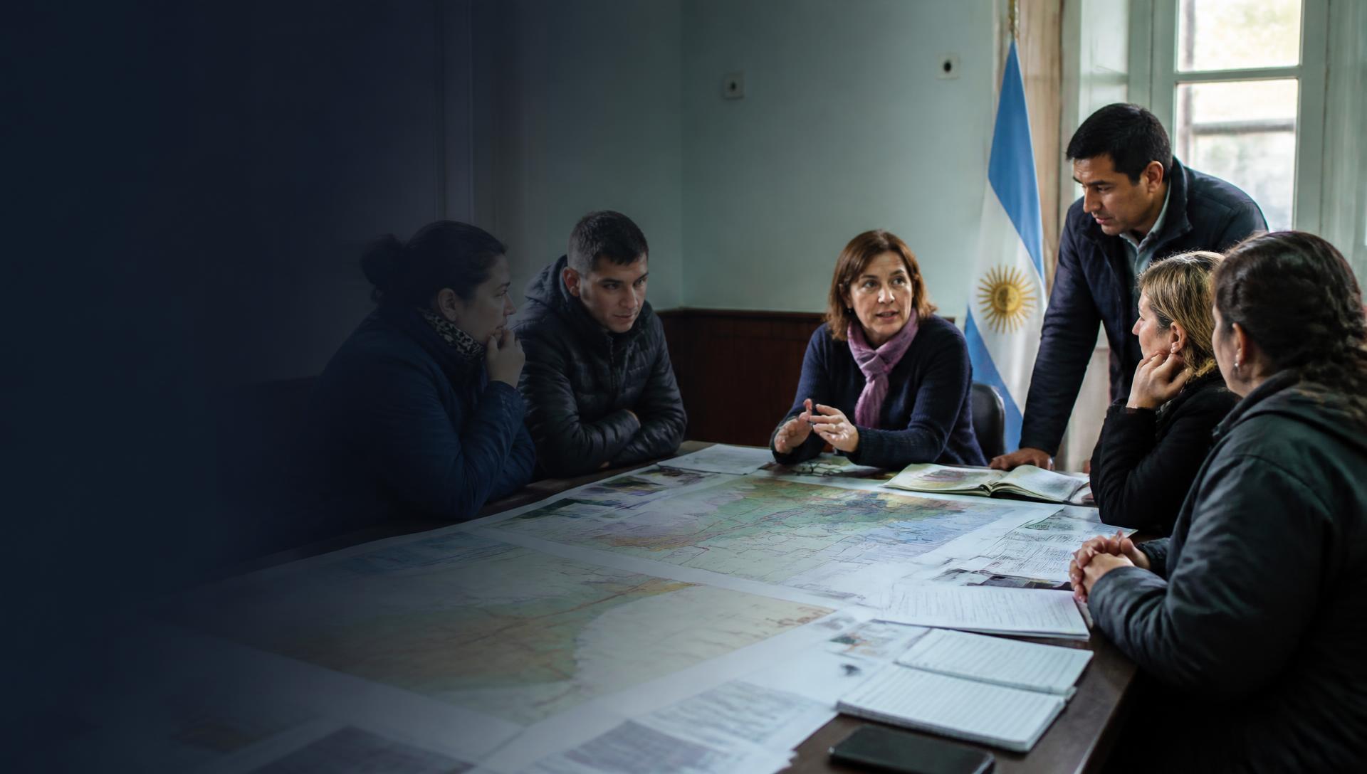 Equipos municipales trabajando sobre la planificación regional